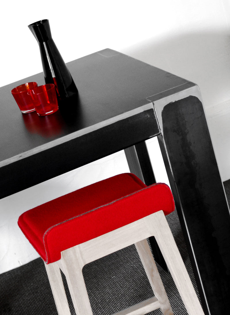 Bar Table 02018