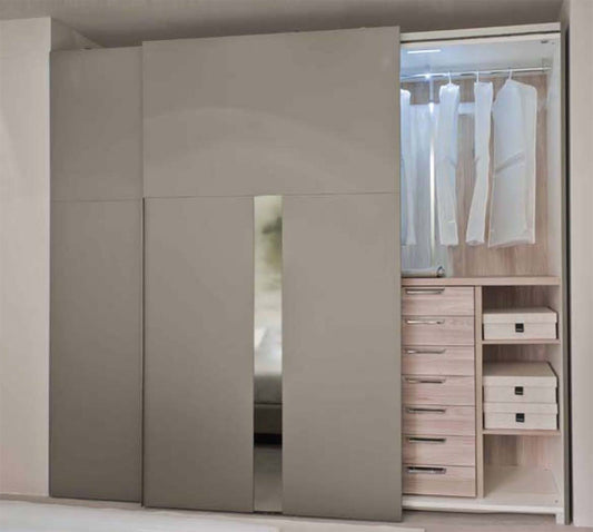 Wardrobe 02250