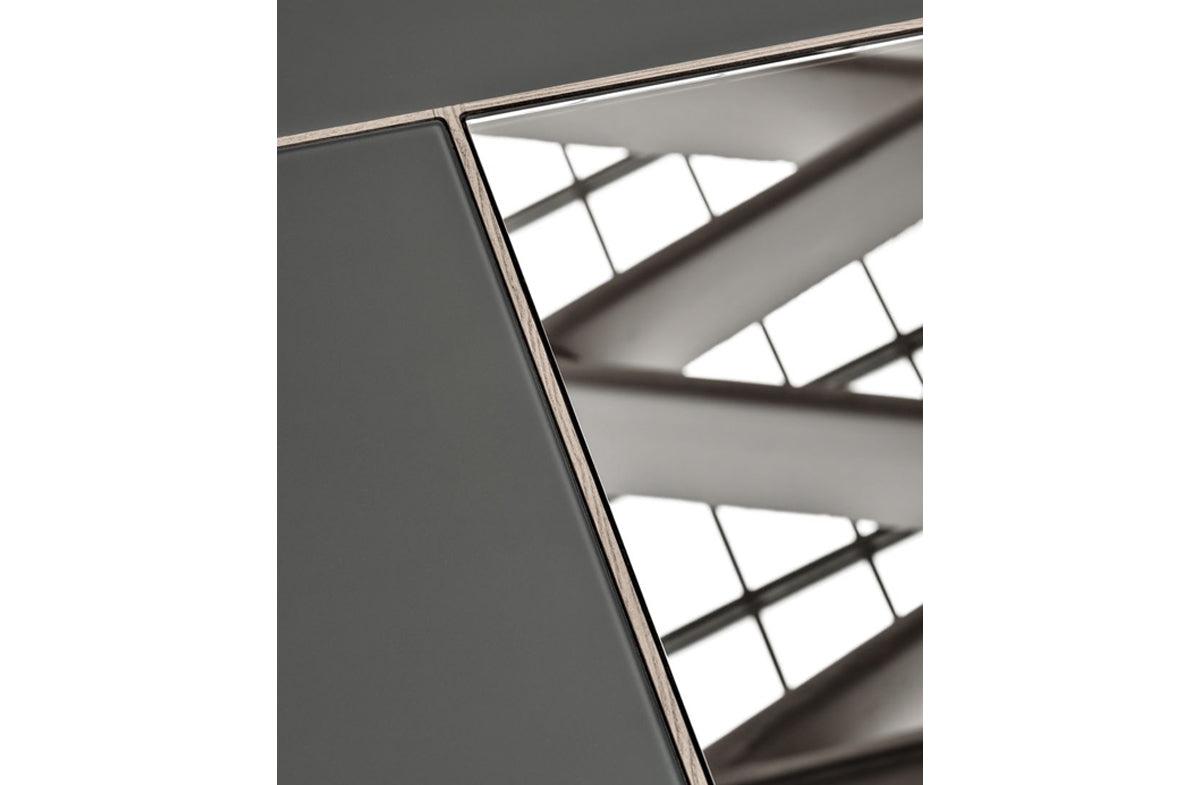 Table Collection 04587