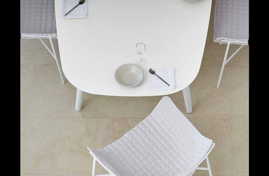 Indoor/Outdoor Dining Table 09556