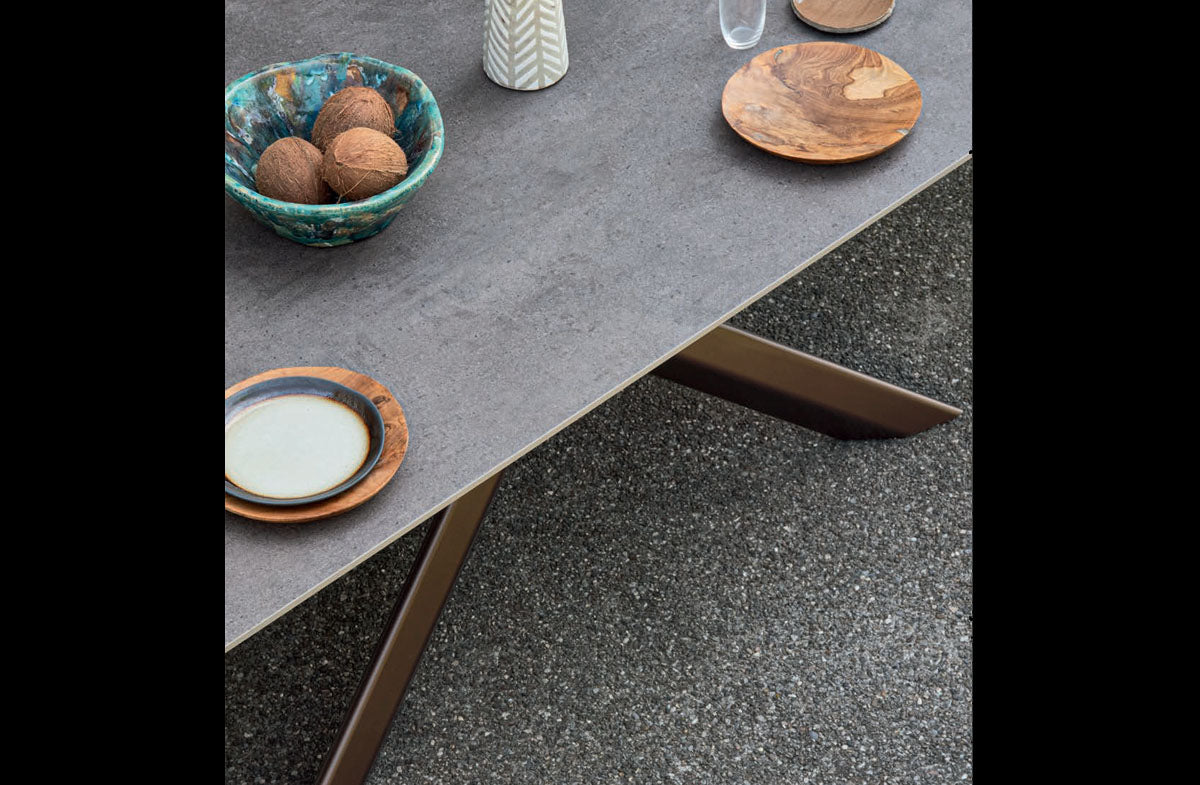 Outdoor Dining Table 09560