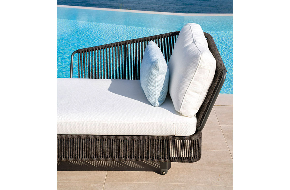 Outdoor Chaise 09576
