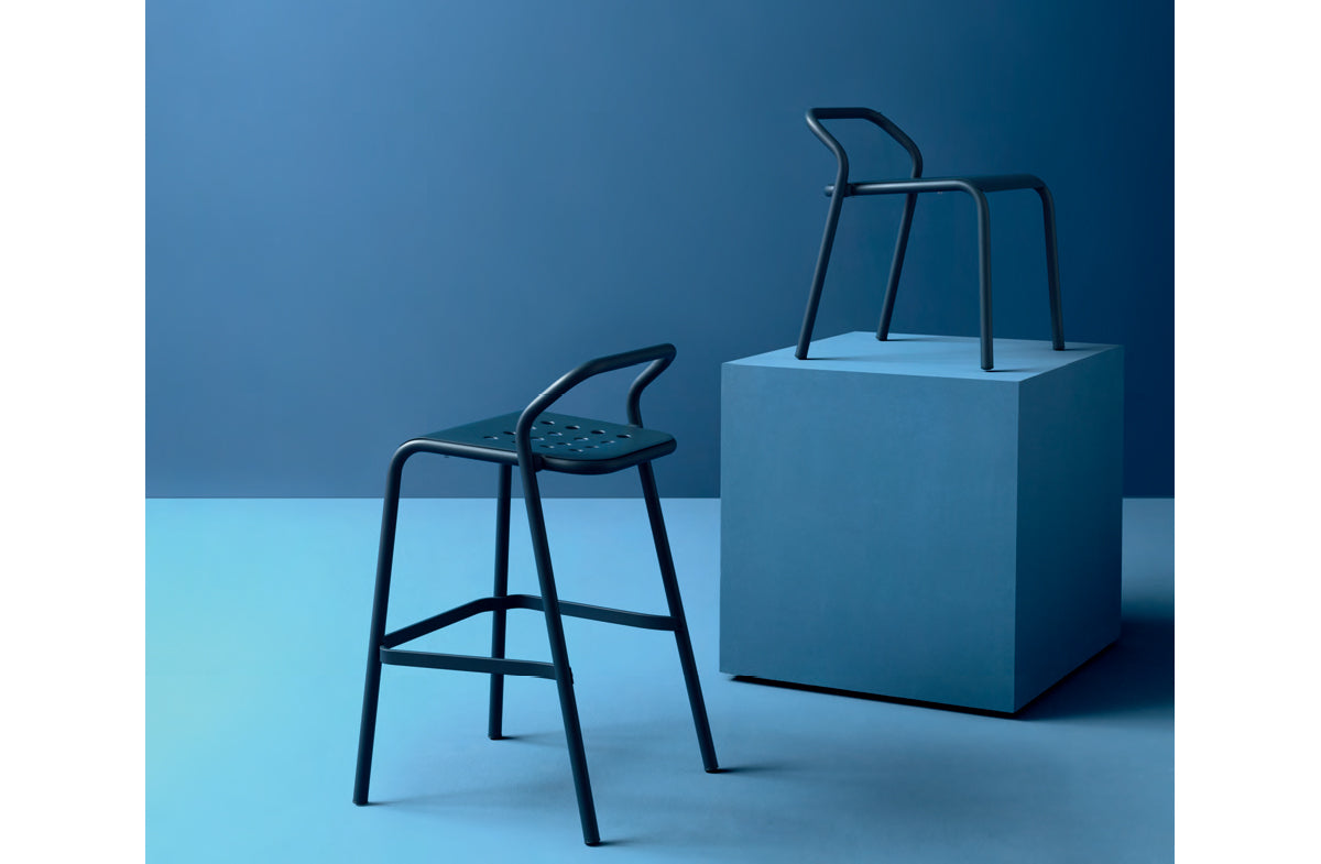 Outdoor Barstool 09608