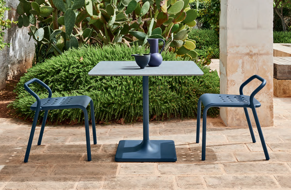 Outdoor Cafe Table 09610