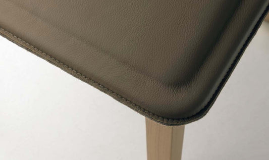Stool 10472
