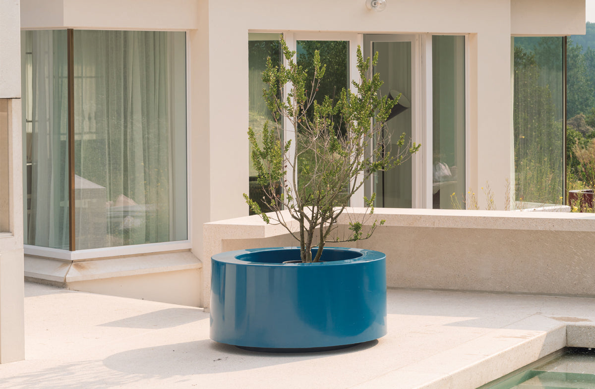 house and garden outdoor est 1901 made in vietnam planter Indoor / Outdoor Planter 15019 – Usona