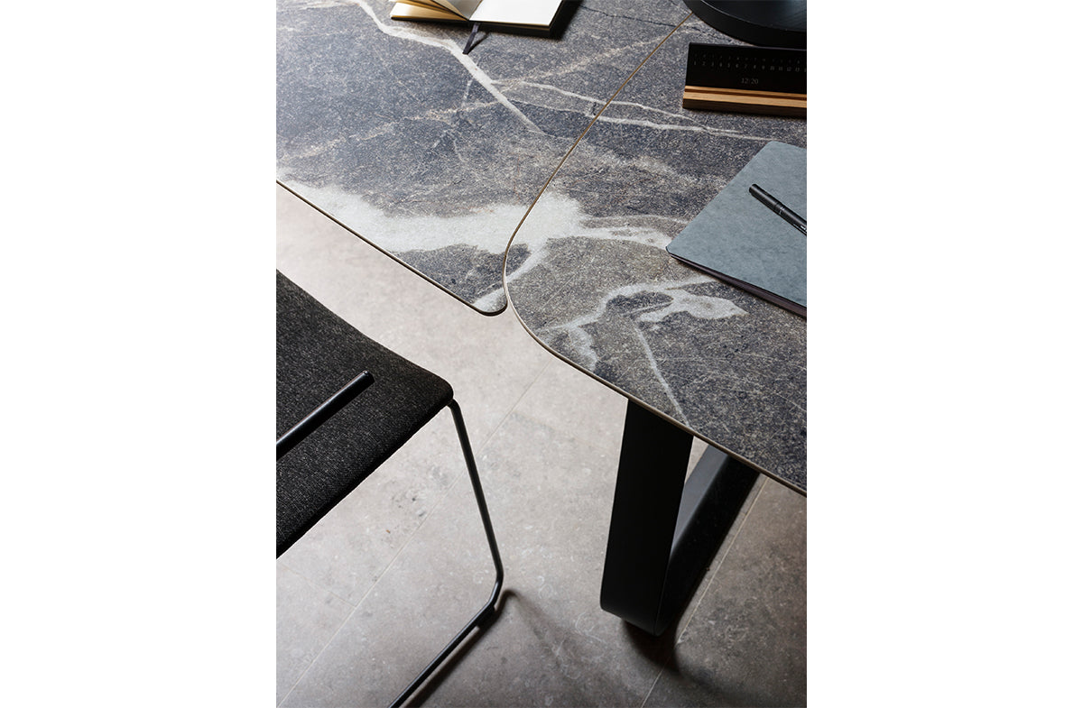 Indoor / Outdoor Extendable Dining Table 18324