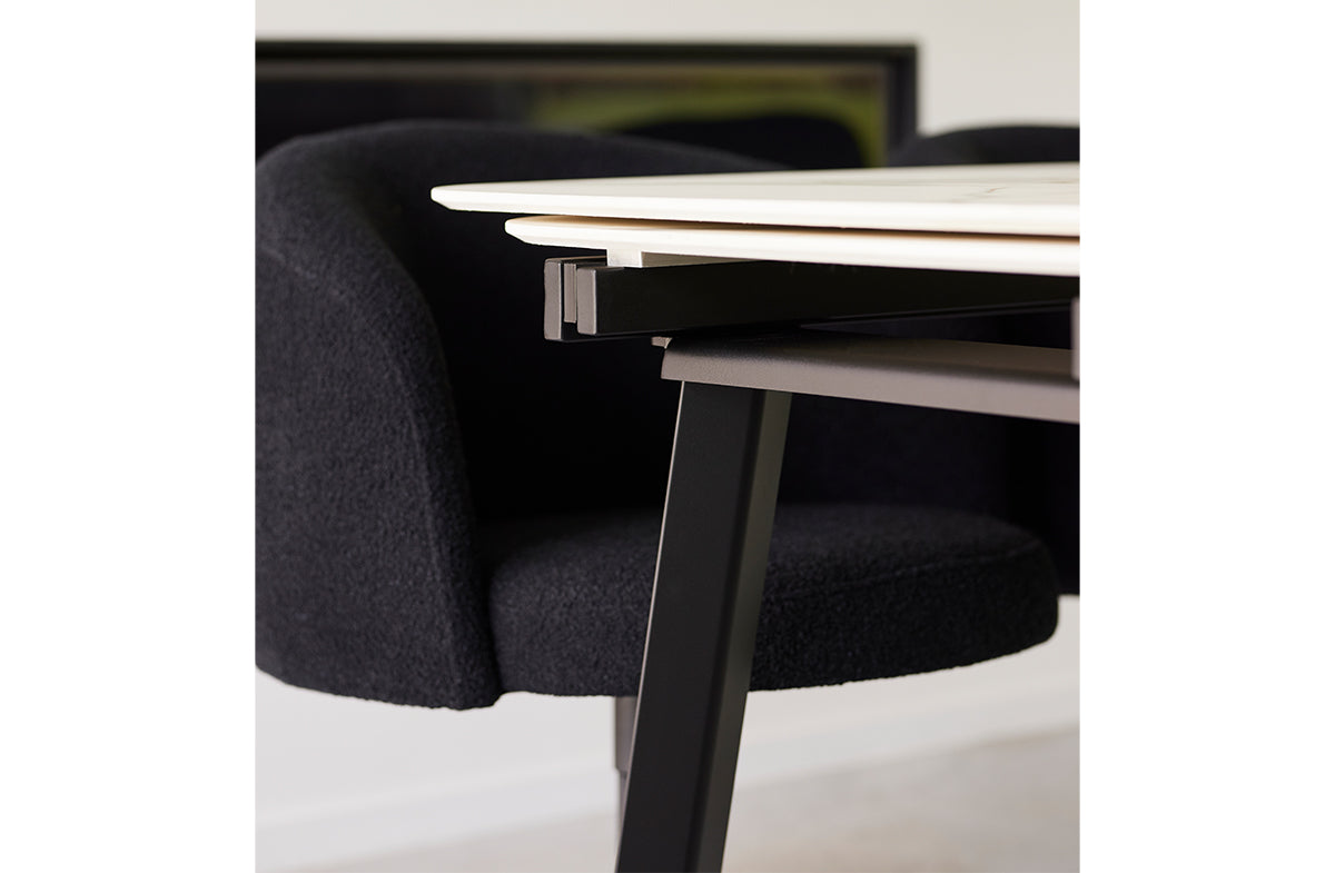 Indoor / Outdoor Extendable Dining Table 18324