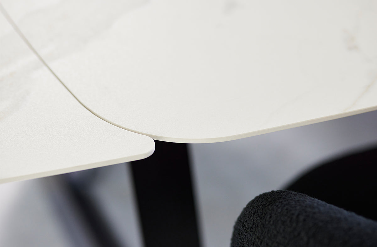 Indoor / Outdoor Extendable Dining Table 18324