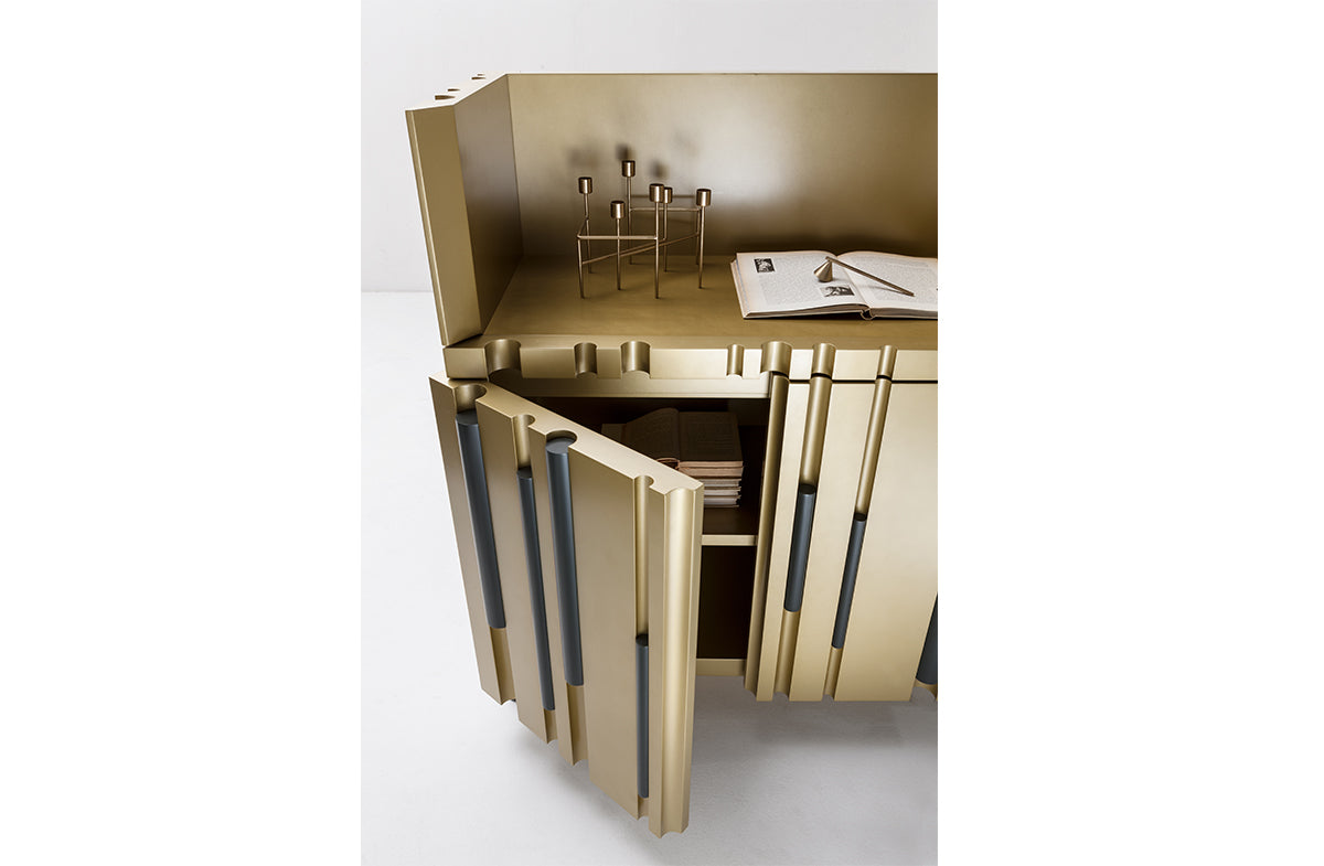 Cabinet 02011