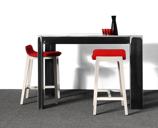 Bar Table 02018
