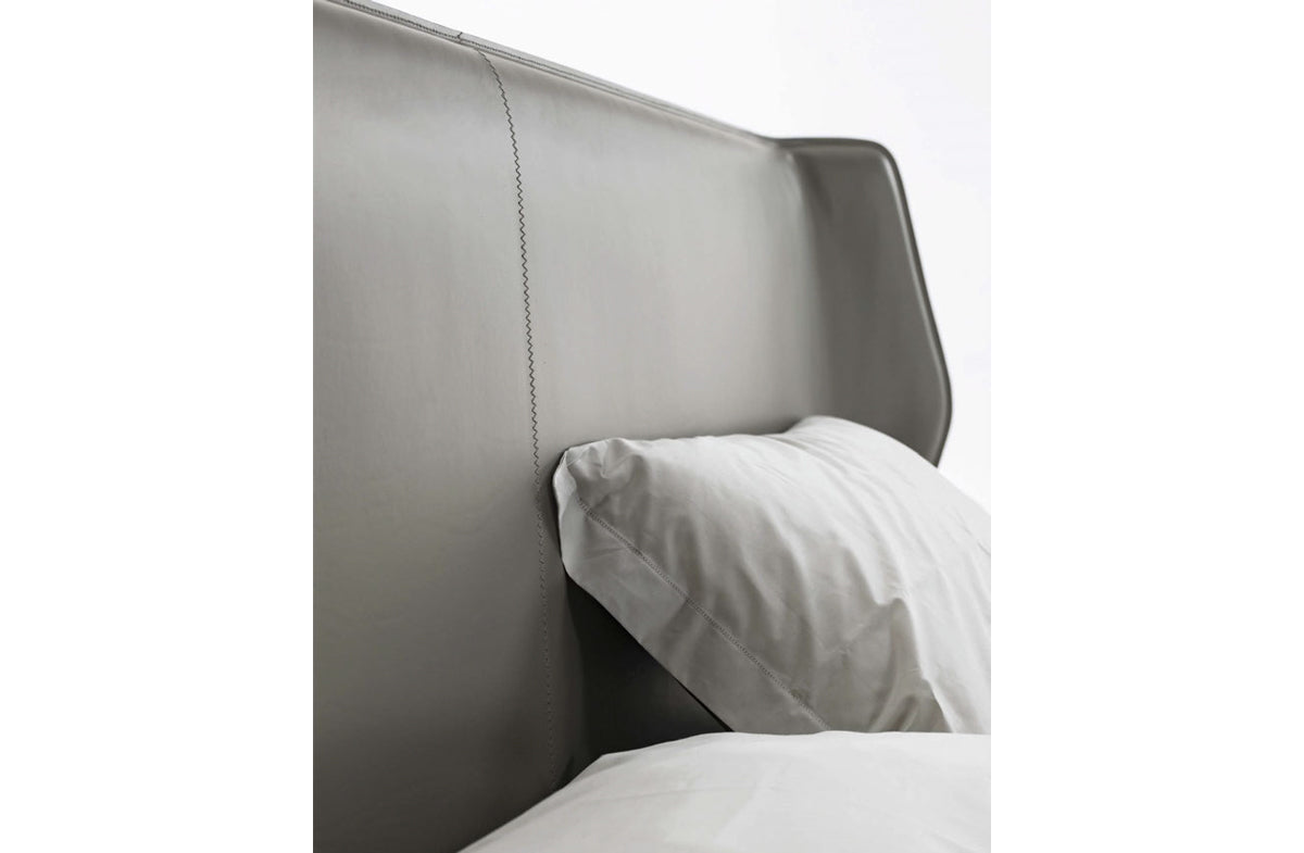 Bed 02304
