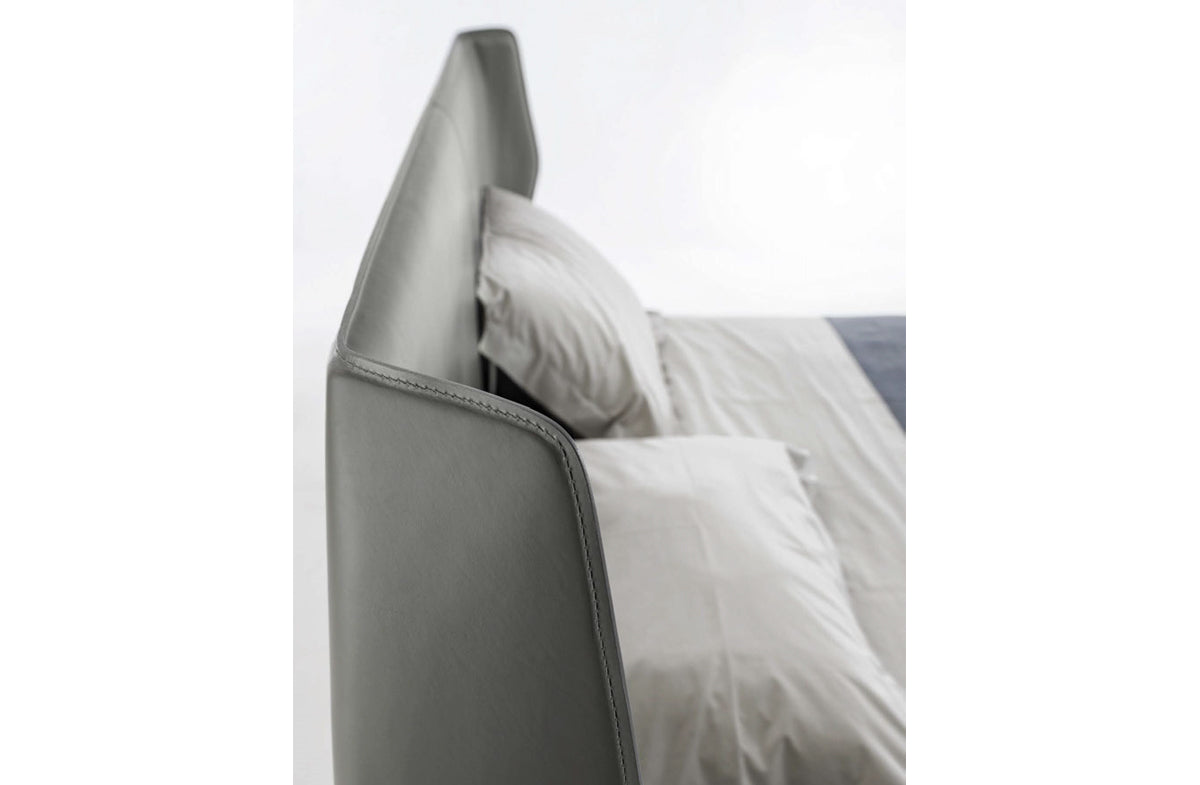 Bed 02304