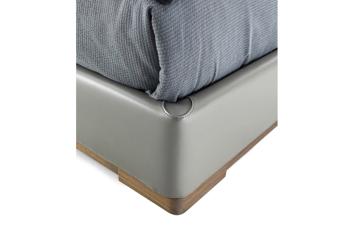 Bed 02304