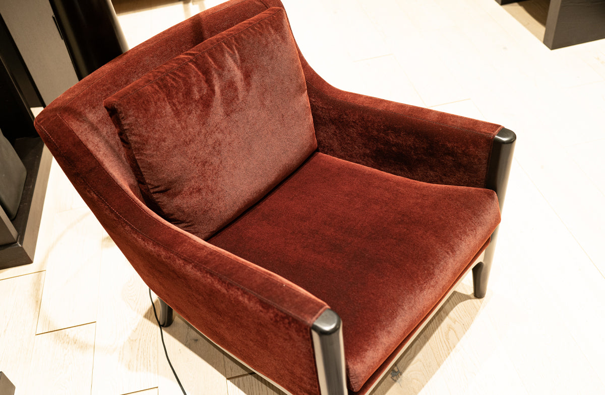 Armchair 04107 Floor Model