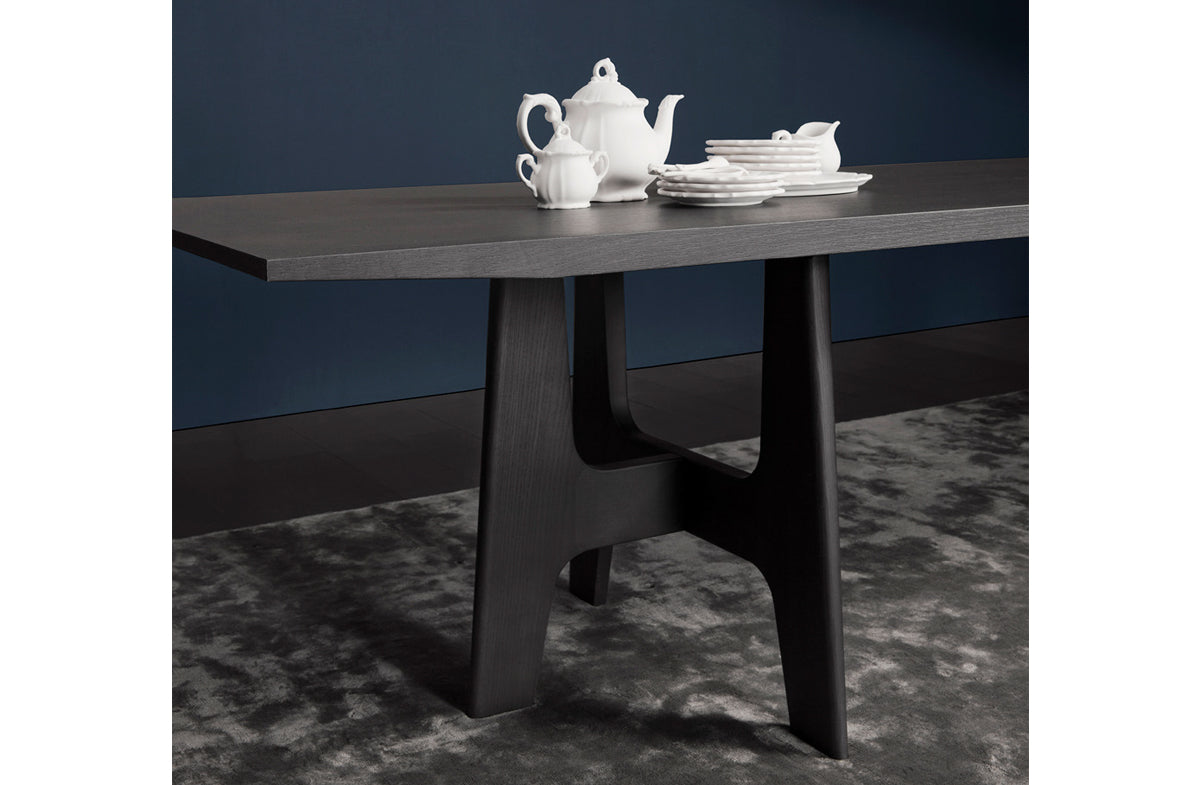 Dining Table 05385