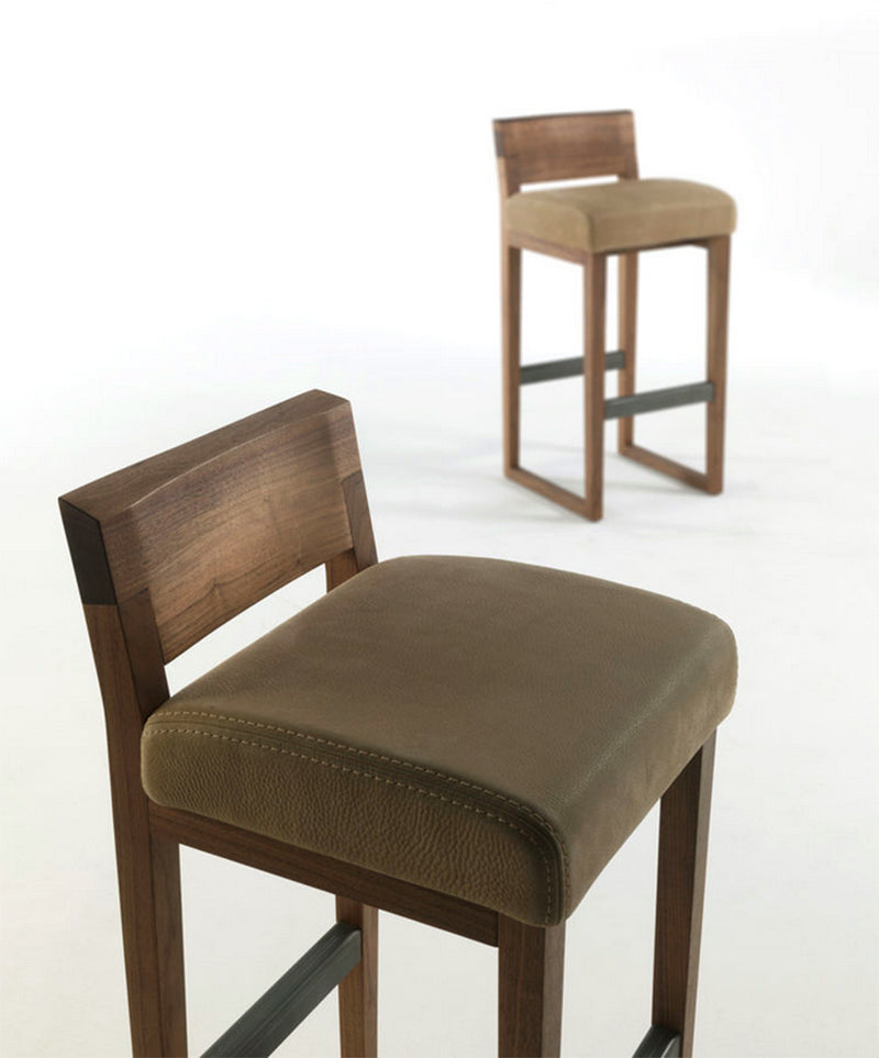 Barstool 06052