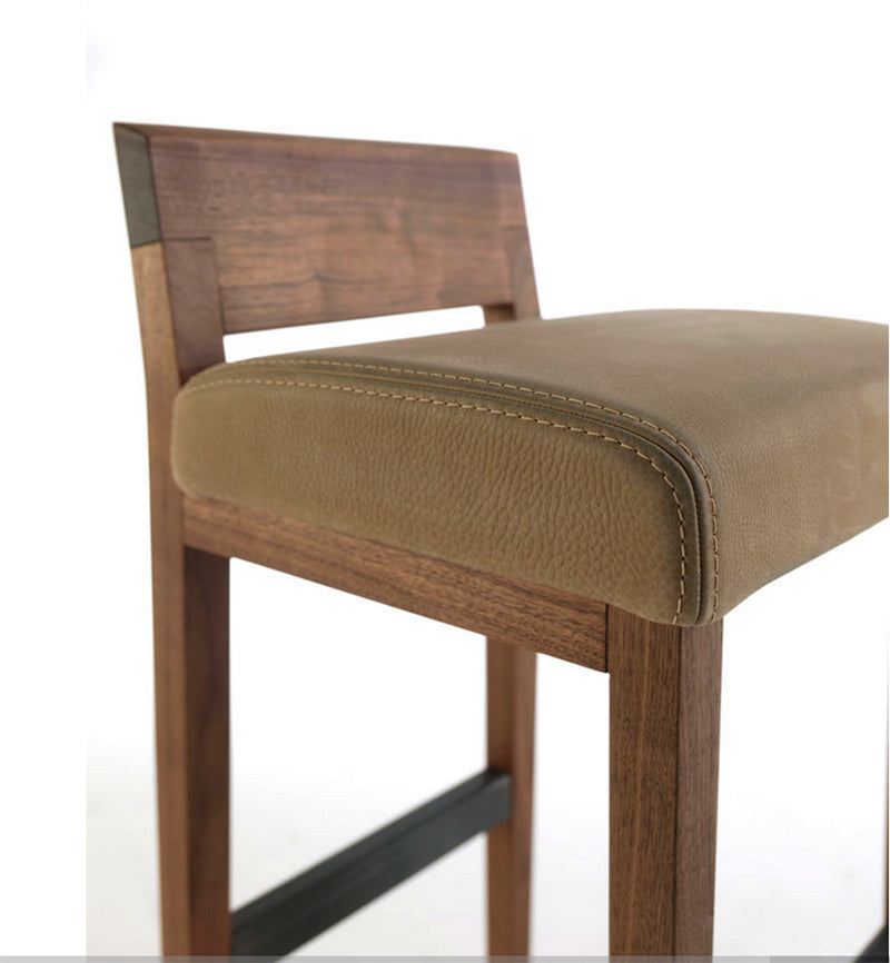 Barstool 06052