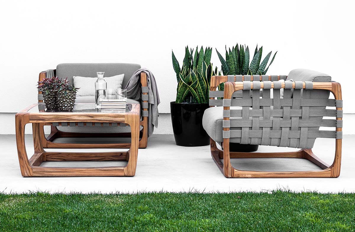 Indoor/Outdoor Coffee Table 06495