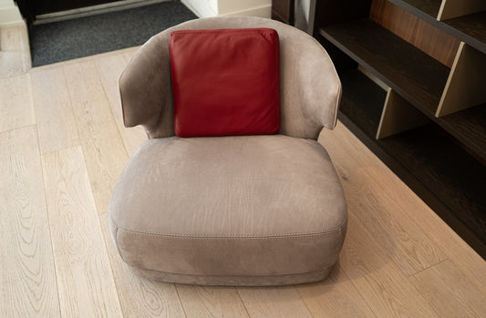 Armchair 08135 Floor Model
