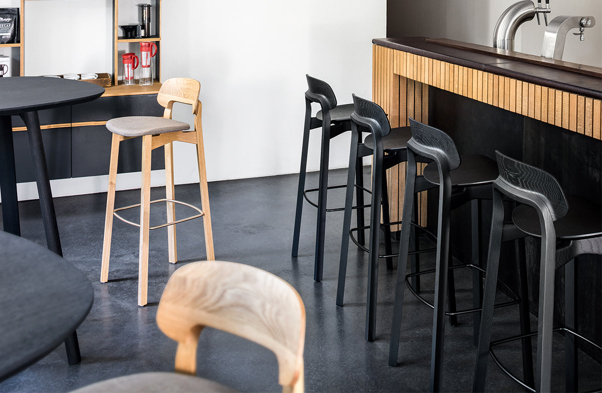 Barstool 09292