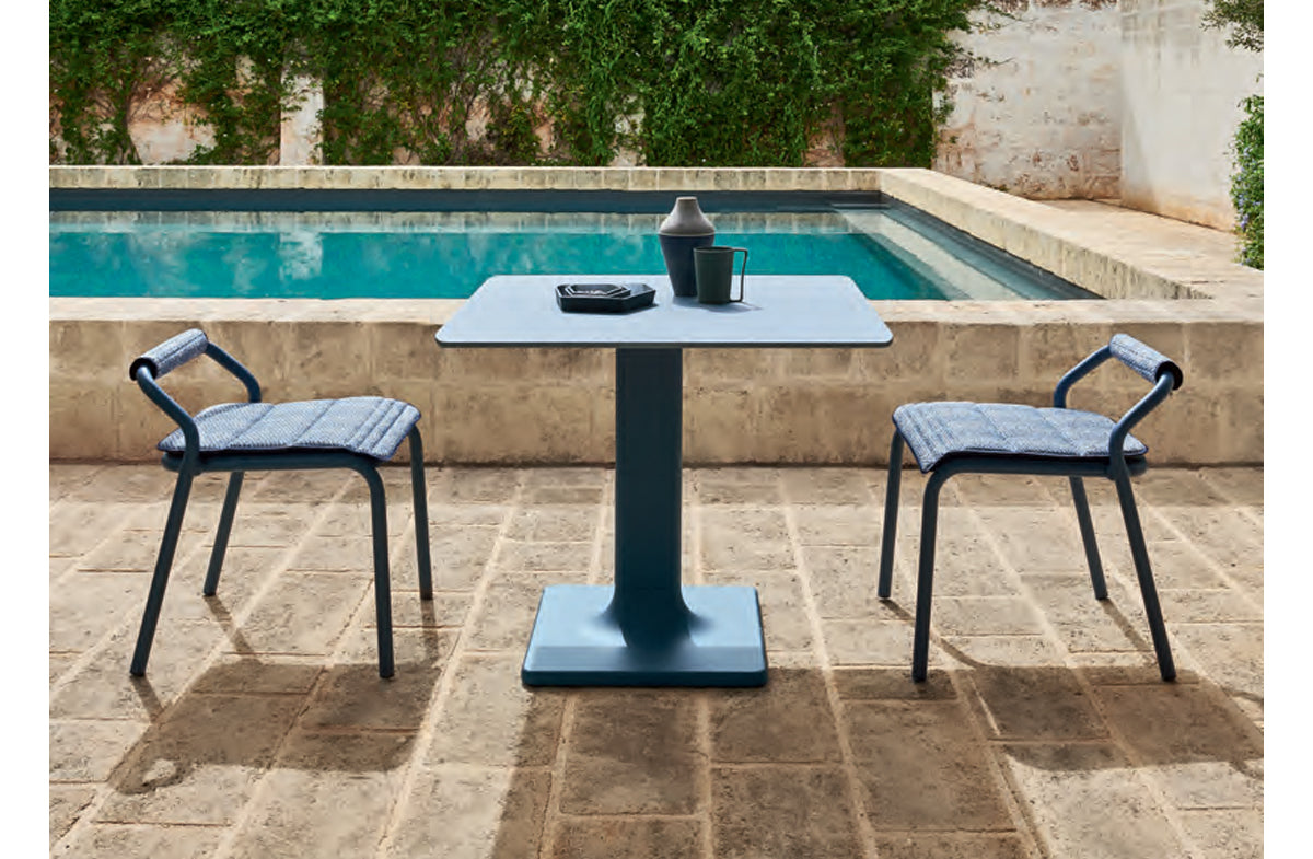 Outdoor Cafe Table 09610