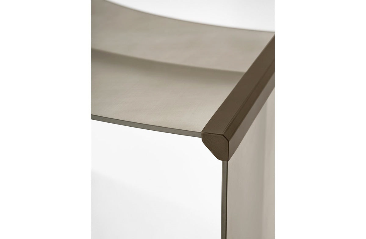 Desk 13821