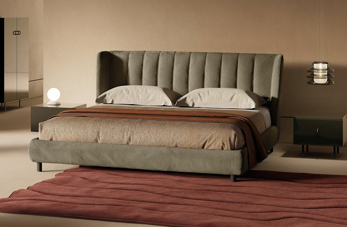 Bed 15879