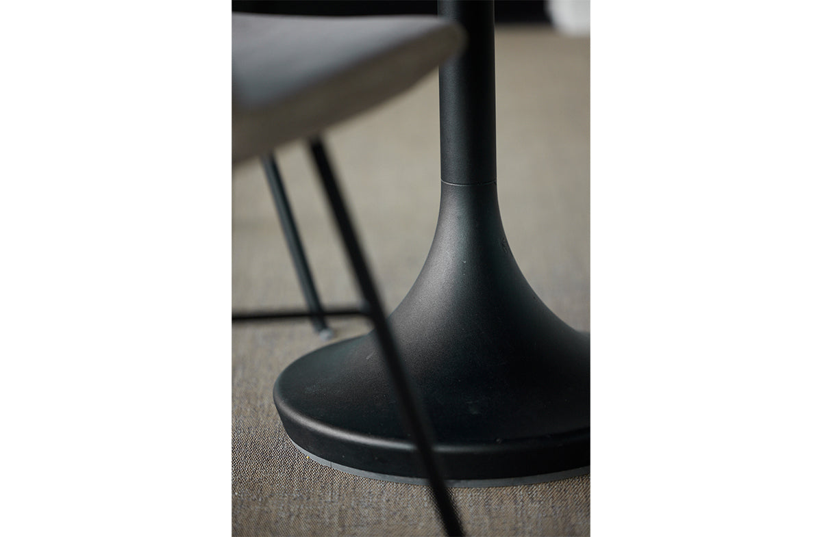 Indoor / Outdoor Dining Table 18325 – Usona