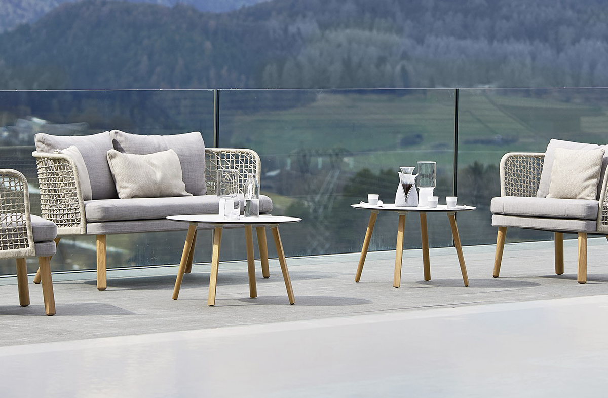 Outdoor Table Collection 04666