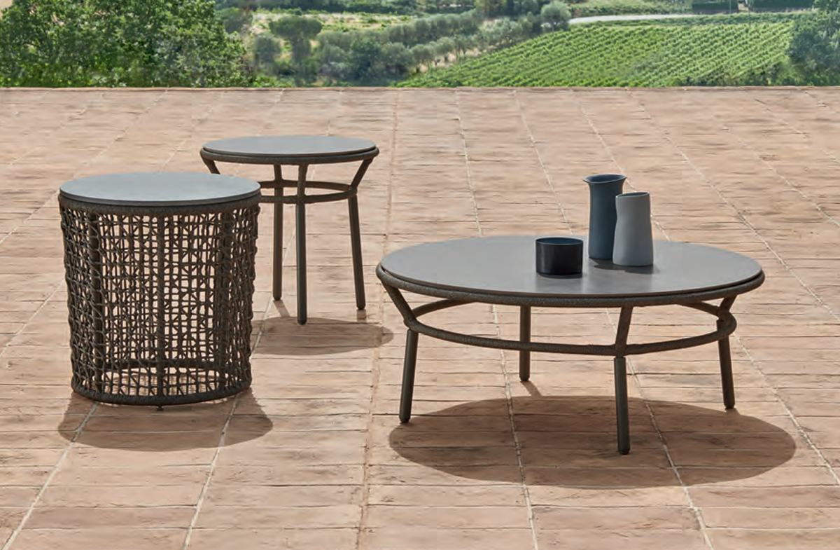 Outdoor Table Collection 09601