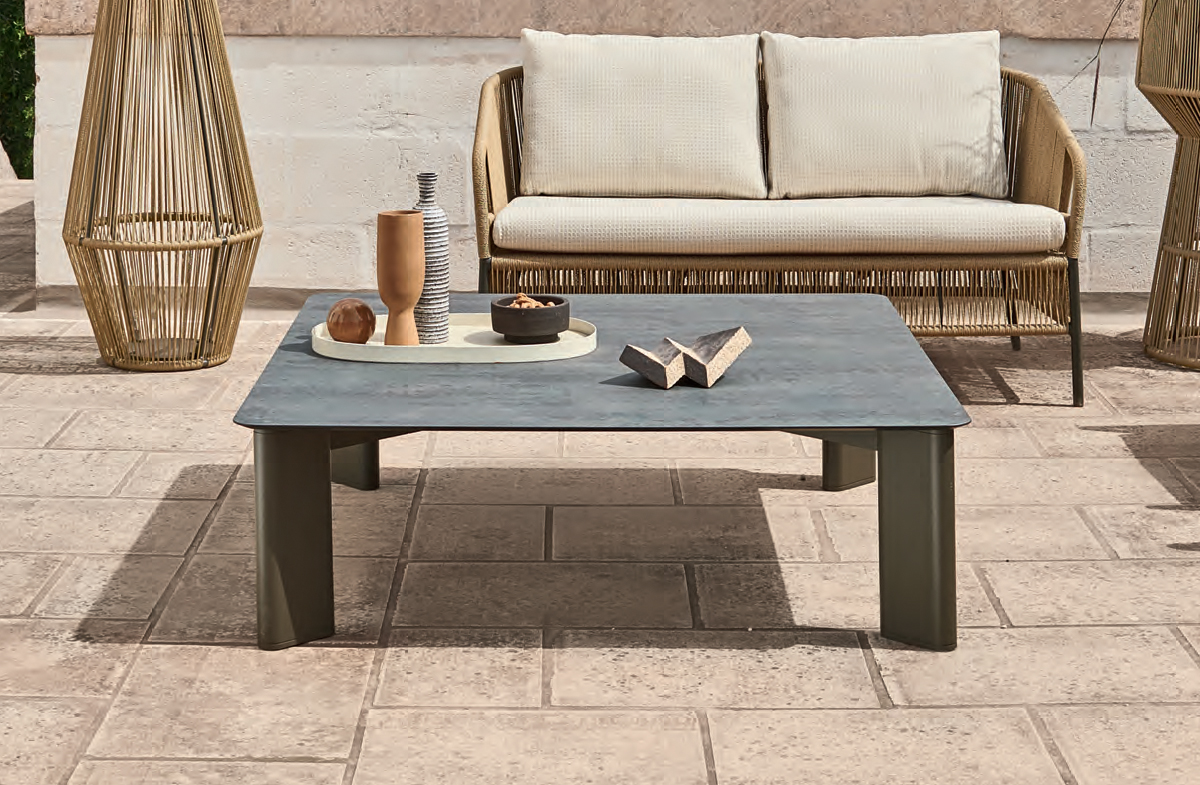 Outdoor Coffee Table 09609