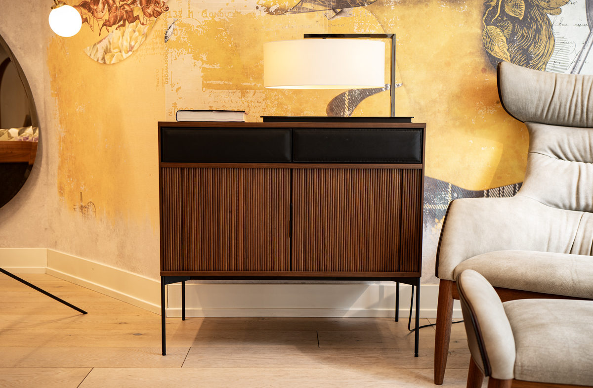 Sideboard 10633 Floor Model